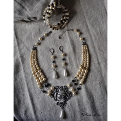 Náhrdelník v secesním stylu