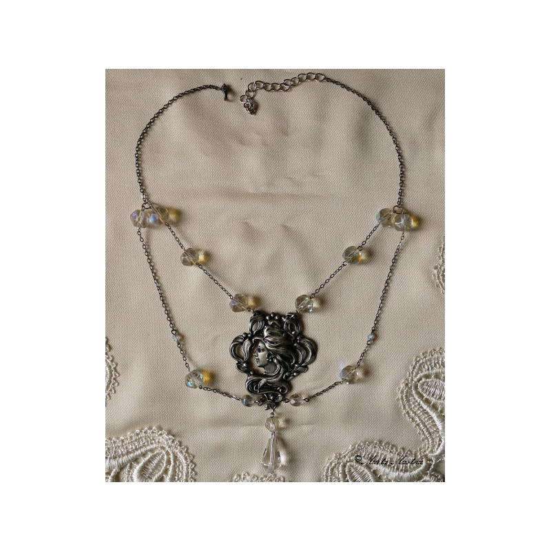 Náhrdelník v secesním stylu