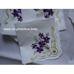 Ubrus a ubrousky vyšívané
