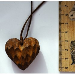 Srdce z hruškového dřeva