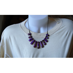 Fialový náhrdelník variscit