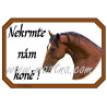 Cedulka nekrmte koně